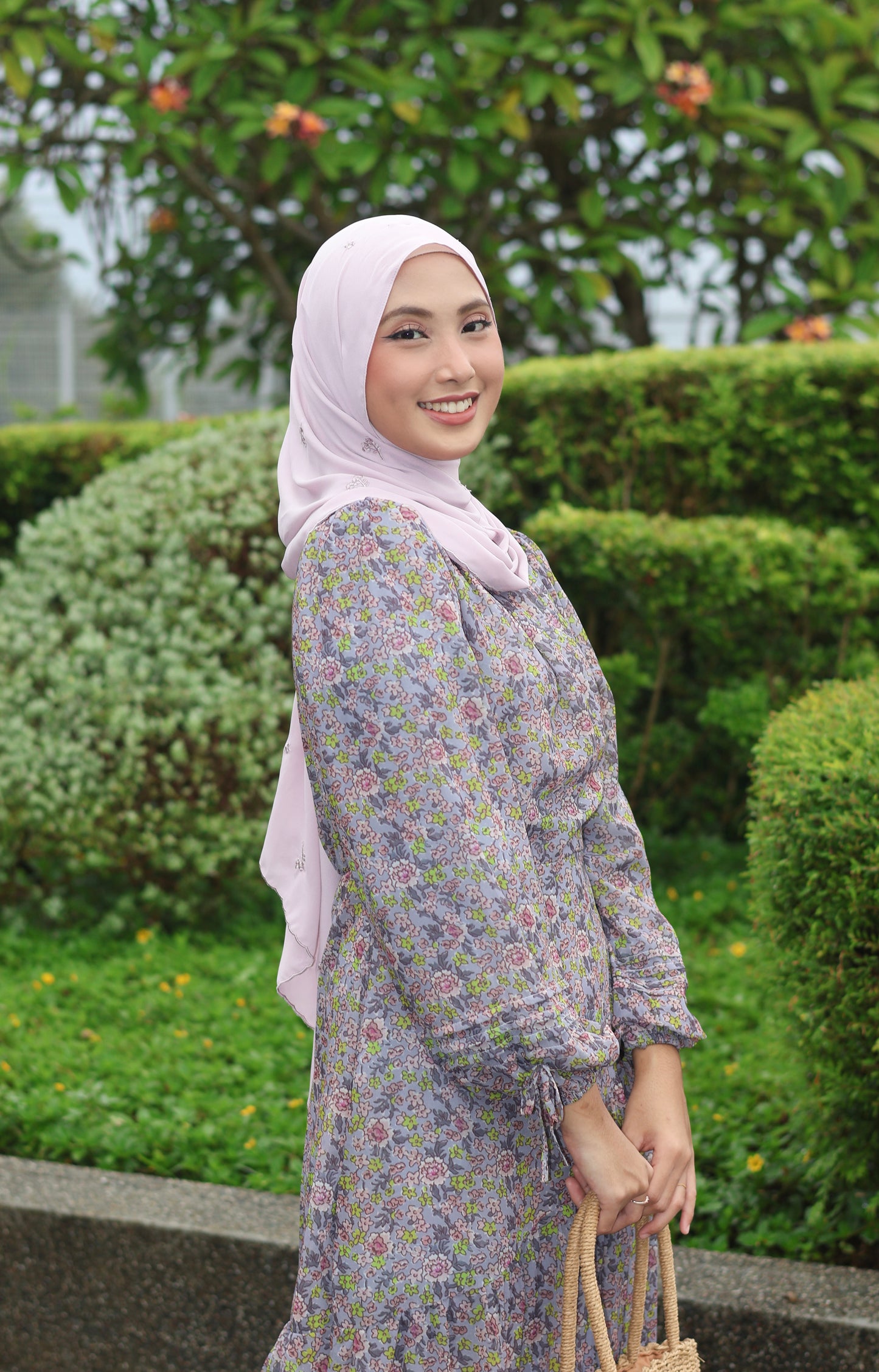 Naura Sulam Long Shawl